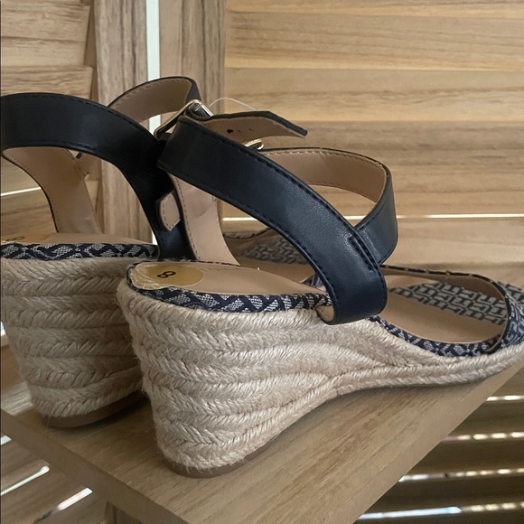 NWT Tommy Hilfilger Joozie Espadrille wedges, navy logo print - Picture 3 of 3